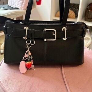 Black east west shoulder bag